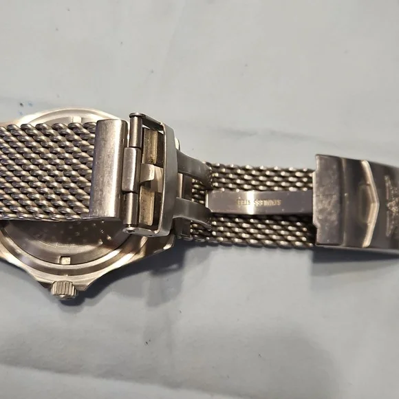 Invicta Pro Diver GMT - Model 6349 - Picture 4 of 9